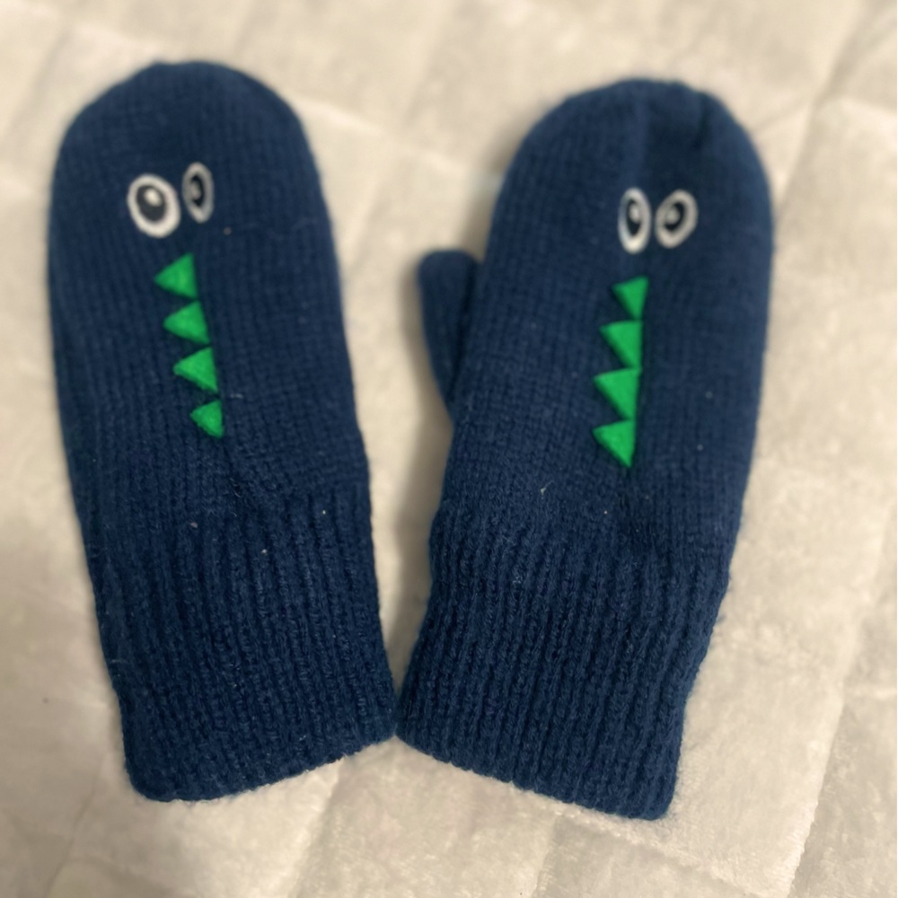 5/$15 Closet Sale! Toddler Boys Dino Mittens (Target)